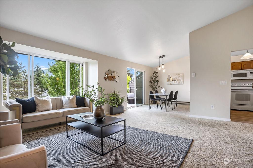 Photo of 208 Mountain Park Boulevard SW #E302, Issaquah, WA 98027 (MLS # 2060083)