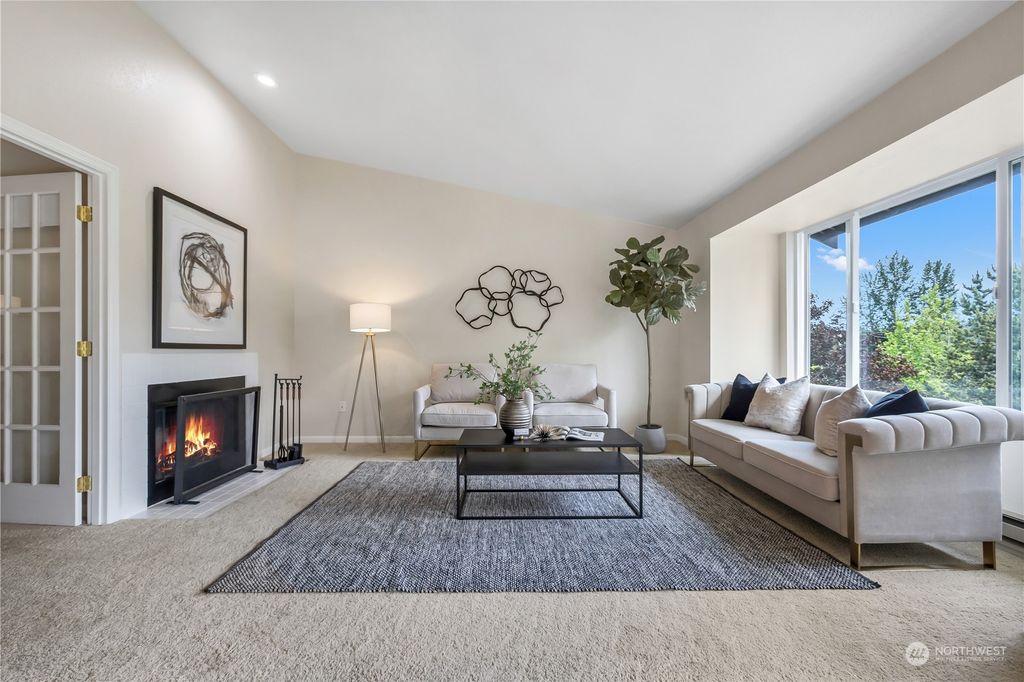 Photo of 208 Mountain Park Boulevard SW #E302, Issaquah, WA 98027 (MLS # 2060083)