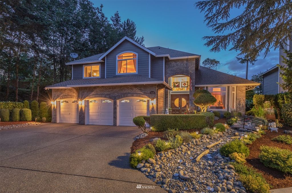Photo of 7418 121st Avenue SE, Newcastle, WA 98056 (MLS # 1959922)