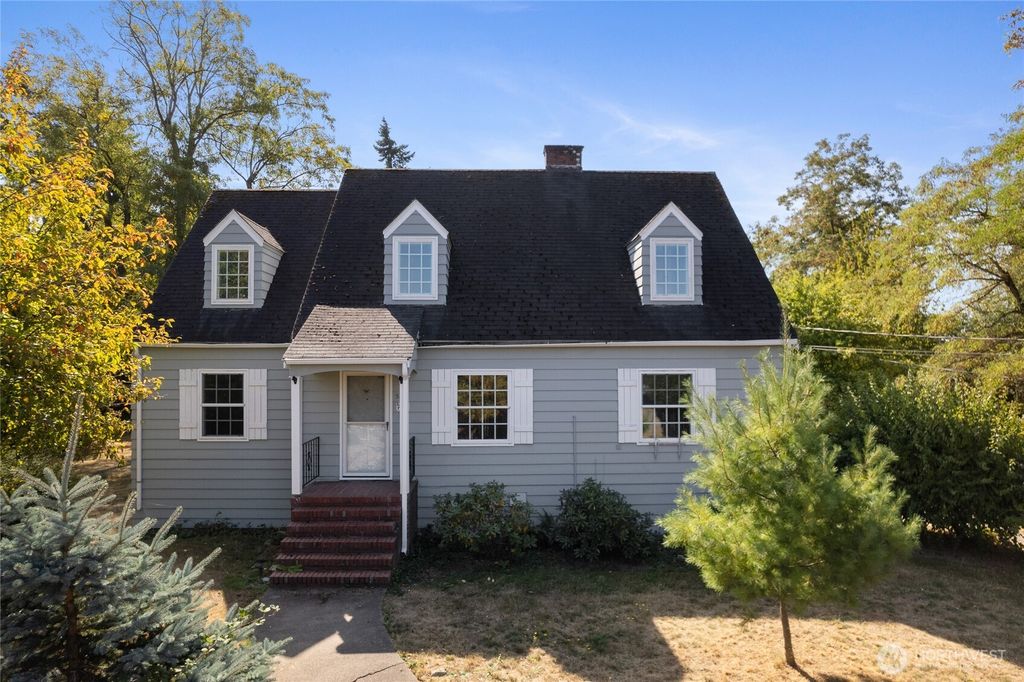 Photo of 3315 S 188th Street, SeaTac, WA 98188 (MLS # 2435923)