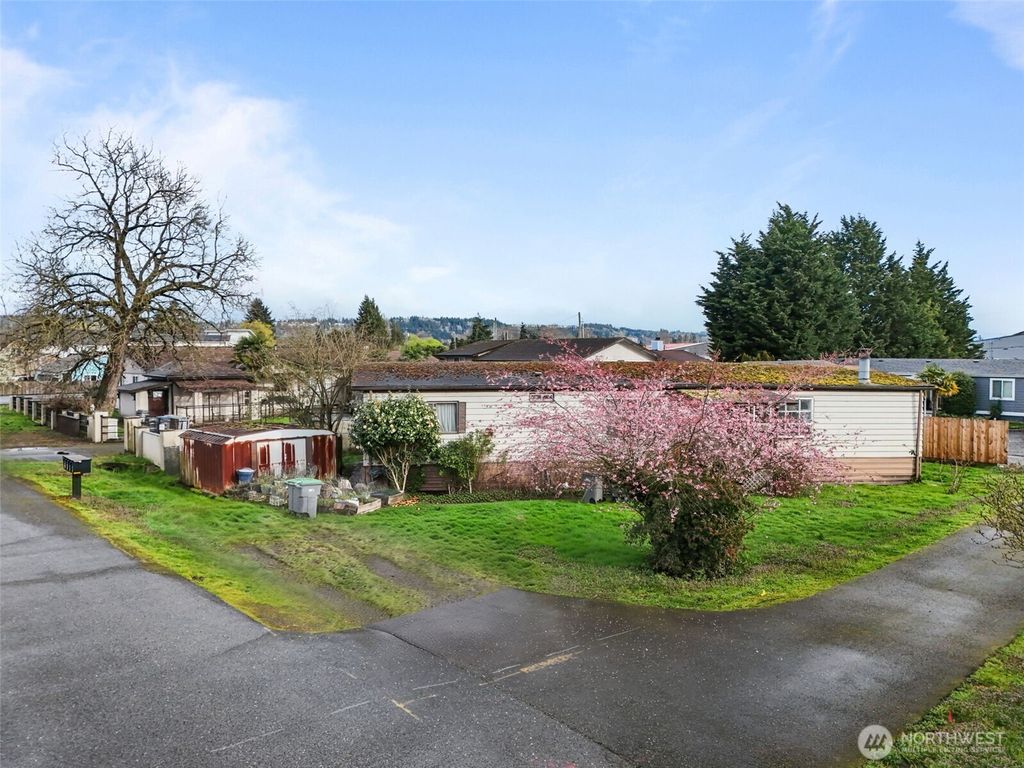 Photo of 24 4th Avenue S, Algona, WA 98001 (MLS # 2497325)