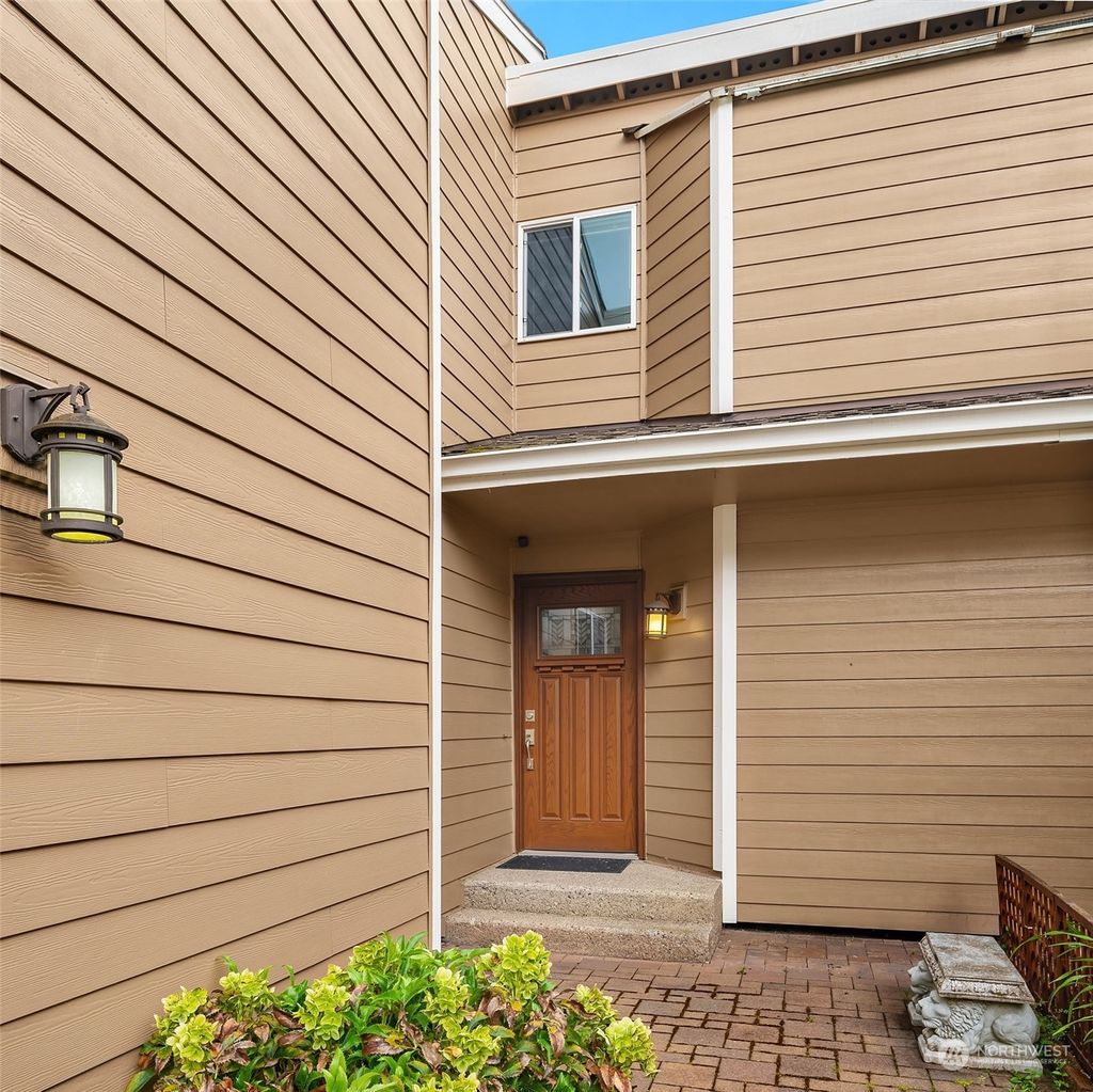 Photo of 2711 174th Avenue NE, Redmond, WA 98052 (MLS # 2231993)