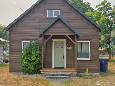 Photo of 825 Sauk Avenue, Darrington, WA 98241 (MLS # 2566367)