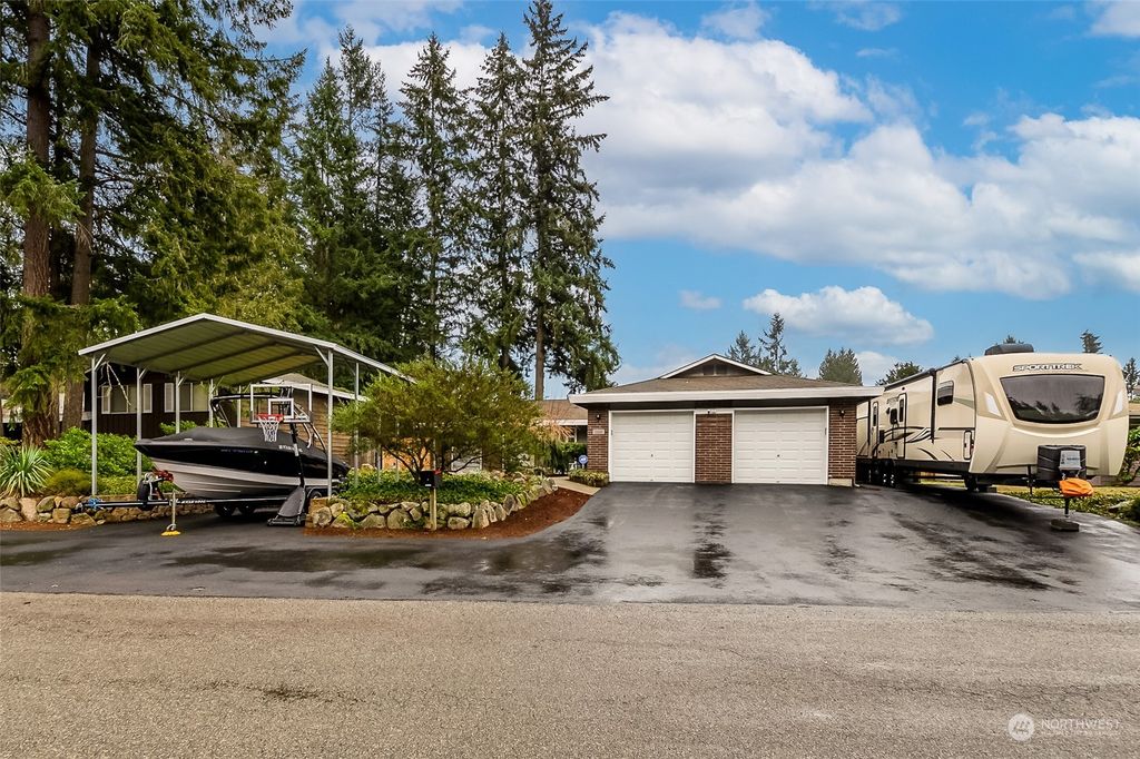 Photo of 13905 SE 141st Street, Renton, WA 98059 (MLS # 2037535)