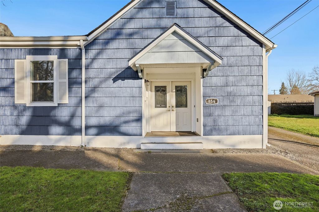 Photo of 856 NW Folsom Street, Chehalis, WA 98532 (MLS # 2468575)