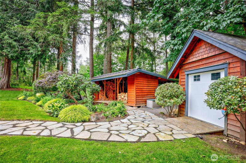 8724 NE Laughing Salmon Lane