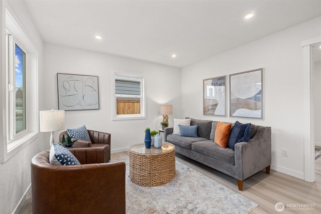 Photo of 1314 N 3rd Street, Renton, WA 98057 (MLS # 2439755)