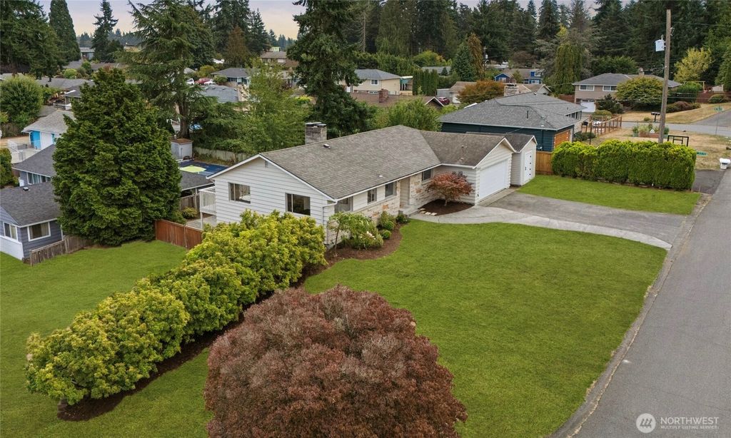 Photo of 20314 N Park Avenue N, Shoreline, WA 98133 (MLS # 2440515)