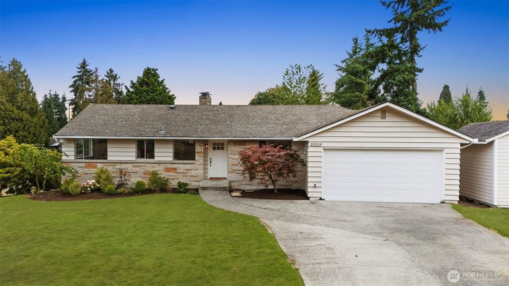 Photo of 20314 N Park Avenue N, Shoreline, WA 98133 (MLS # 2440515)