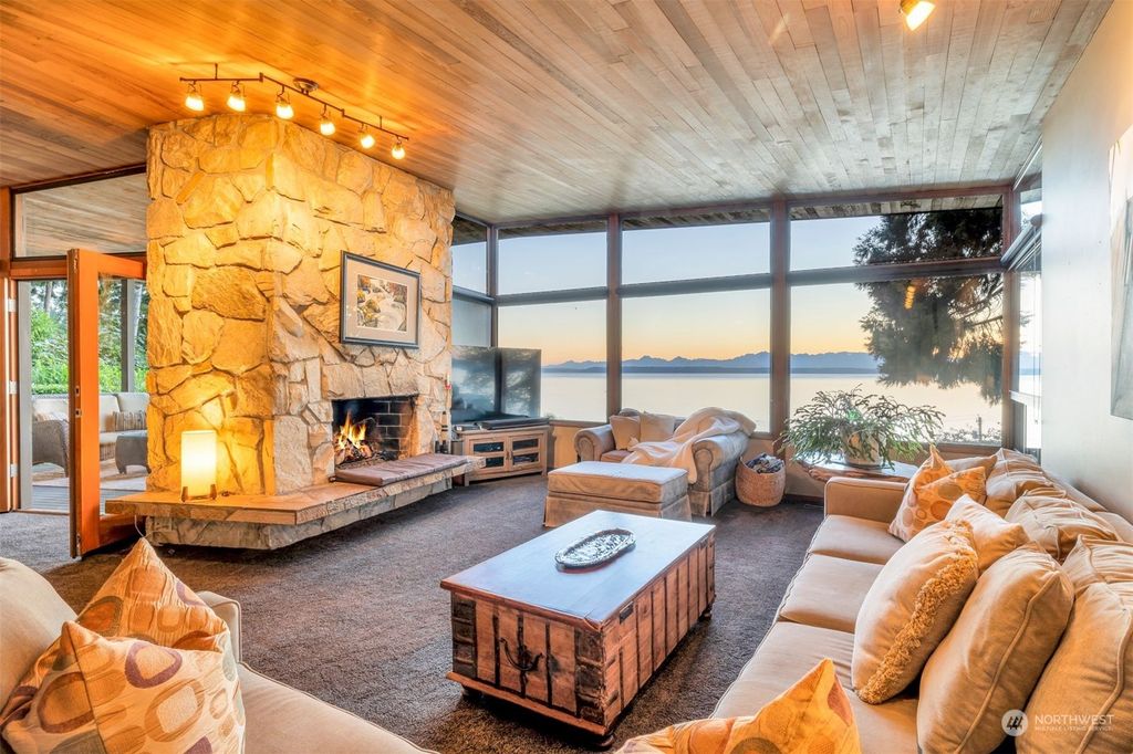 Photo of 16010 73rd Place W, Edmonds, WA 98026 (MLS # 1998227)