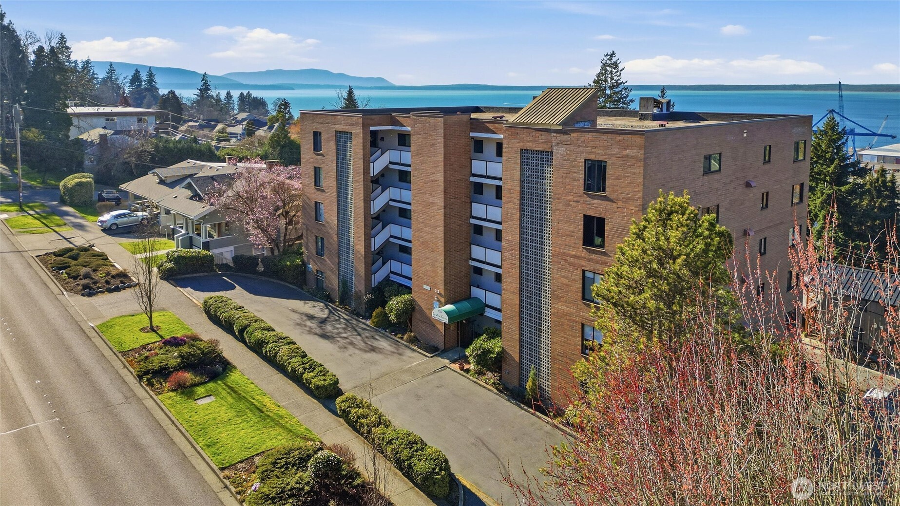 715 N Garden Street 502