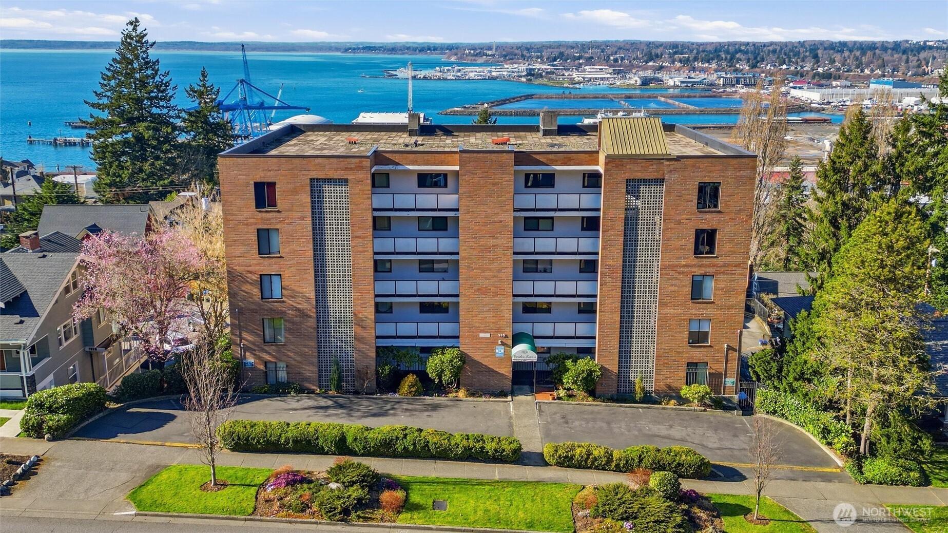 715 N Garden Street 502