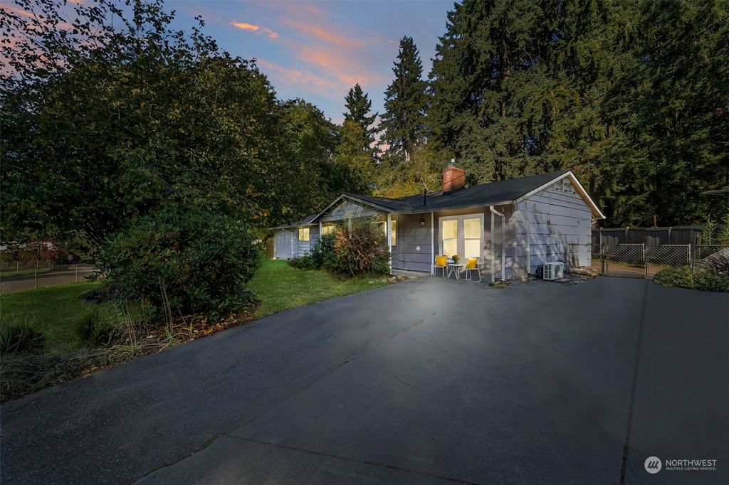 Photo of 1301 212th Place SW, Lynnwood, WA 98036 (MLS # 2168613)