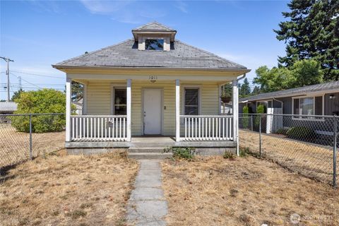 Photo of 1011 E 35th Street, Tacoma, WA 98404 (MLS # 2418943)