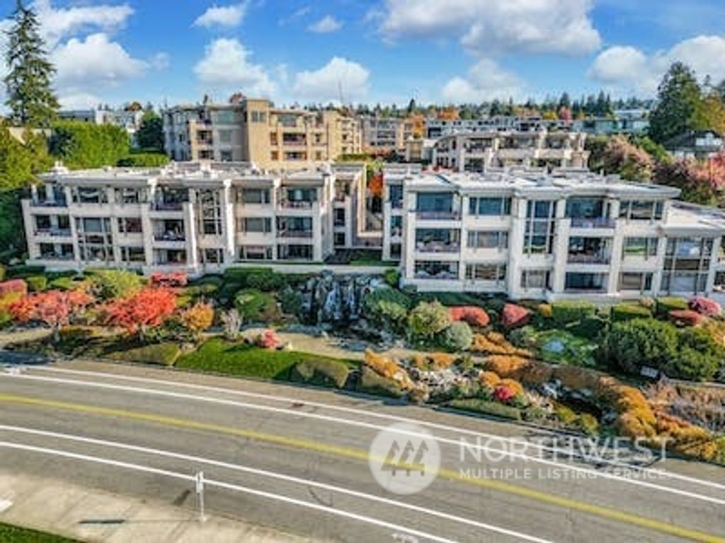 Photo of 510 Lake Street S #B202, Kirkland, WA 98033 (MLS # 2024056)