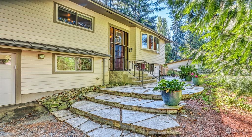 Photo of 18504 92nd Avenue NE, Bothell, WA 98011 (MLS # 2125887)