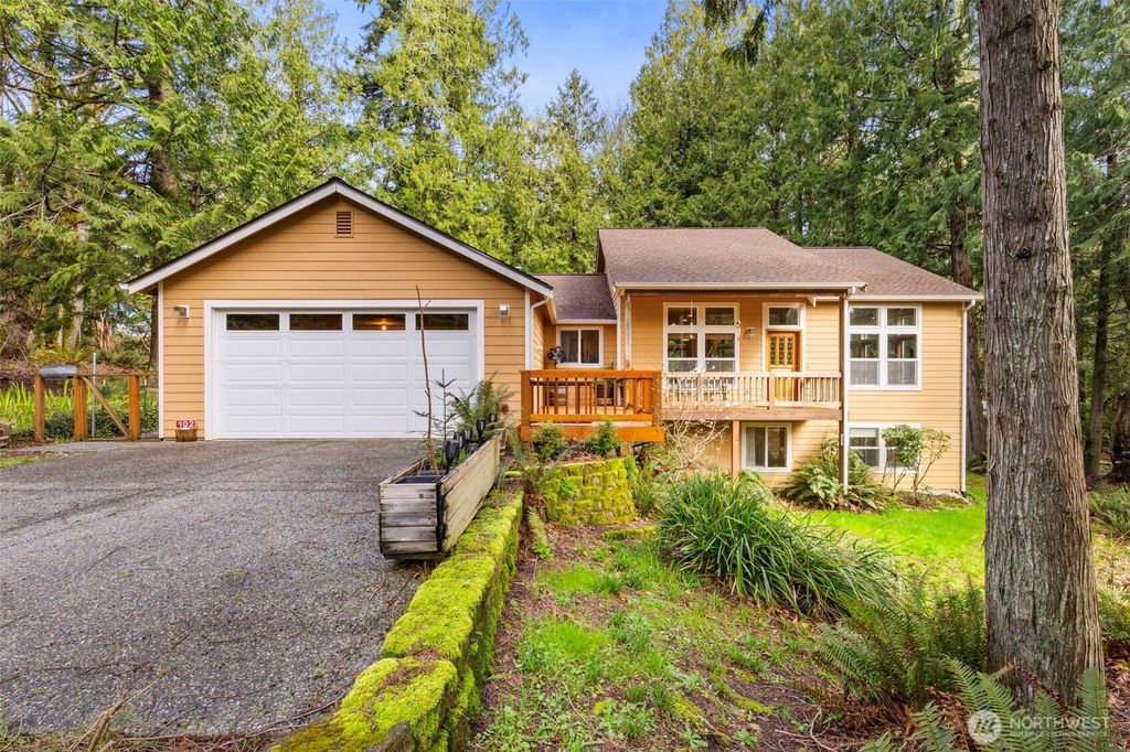 Photo of 102 Olympic Lane, Port Ludlow, WA 98365 (MLS # 2516502)
