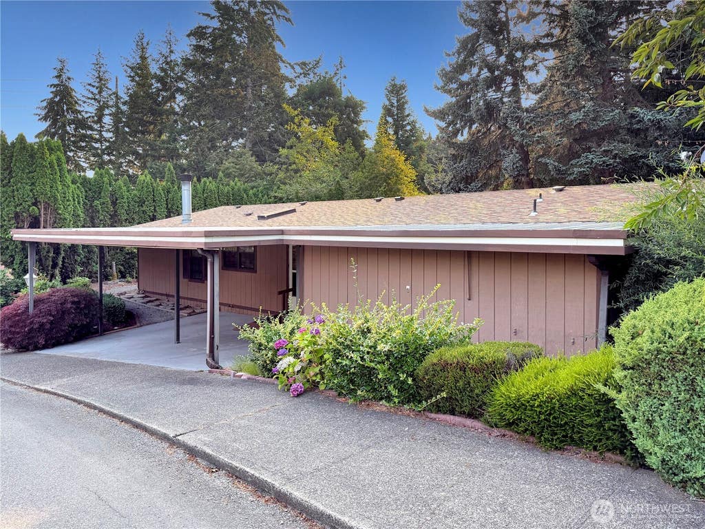 Photo of 2500 S 370th Street #163, Federal Way, WA 98003 (MLS # 2558251)