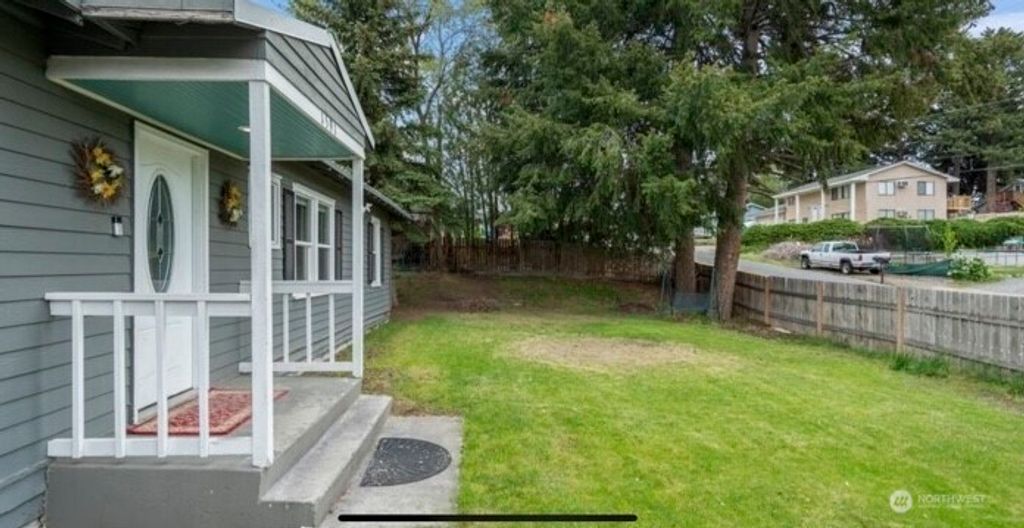 Photo of 1591 3rd Street NE, East Wenatchee, WA 98802 (MLS # 2551001)