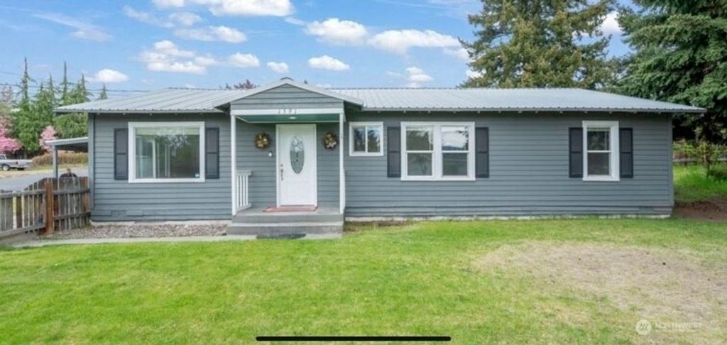 Photo of 1591 3rd Street NE, East Wenatchee, WA 98802 (MLS # 2551001)
