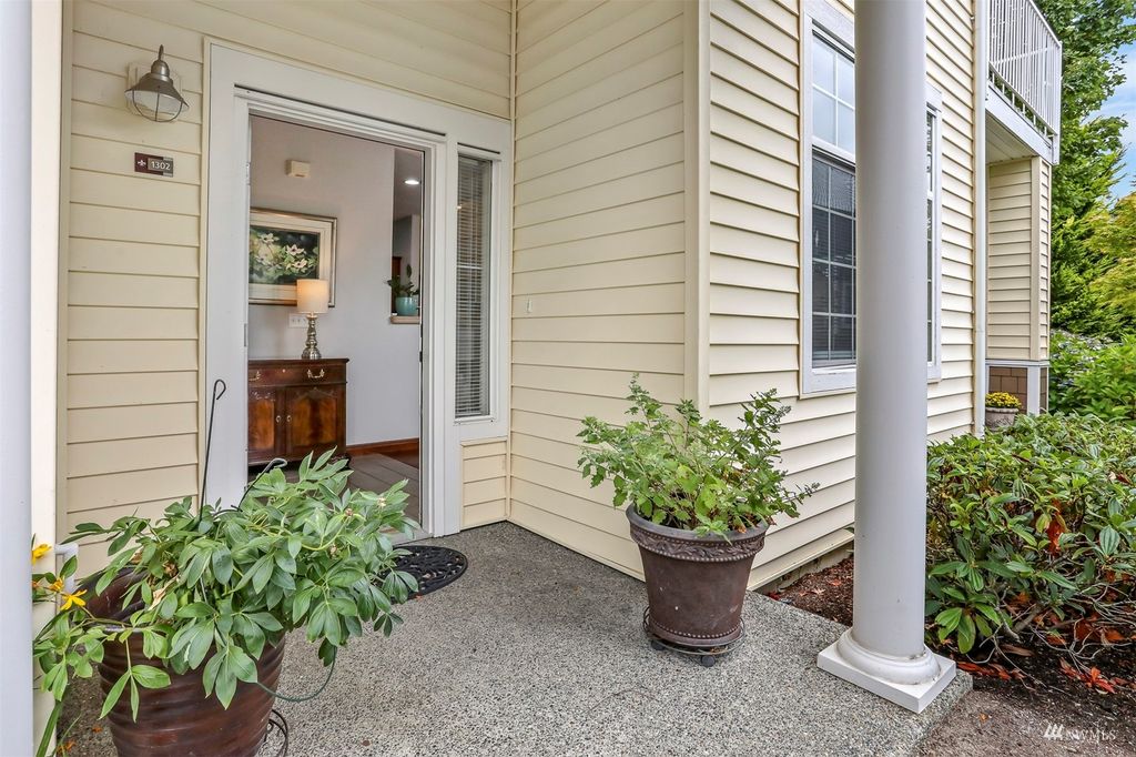 Photo of 1855 Trossachs Boulevard SE #1302, Sammamish, WA 98075 (MLS # 1984290)