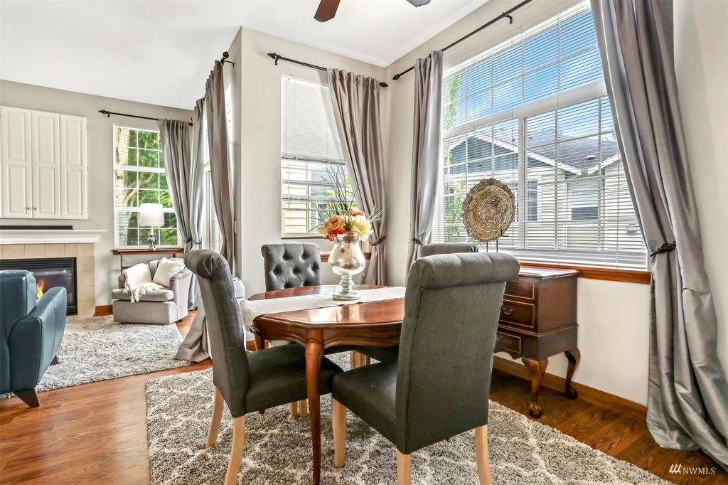 Photo of 1855 Trossachs Boulevard SE #1302, Sammamish, WA 98075 (MLS # 1984290)