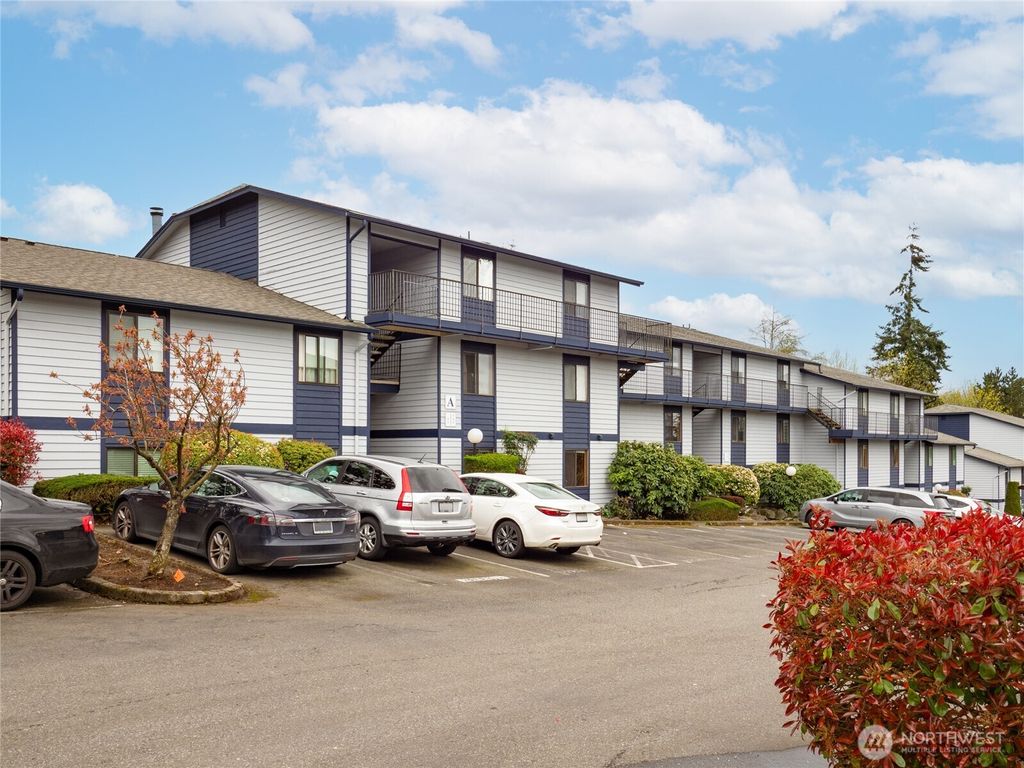 Photo of 15416 40th Avenue W #5, Lynnwood, WA 98087 (MLS # 2352787)
