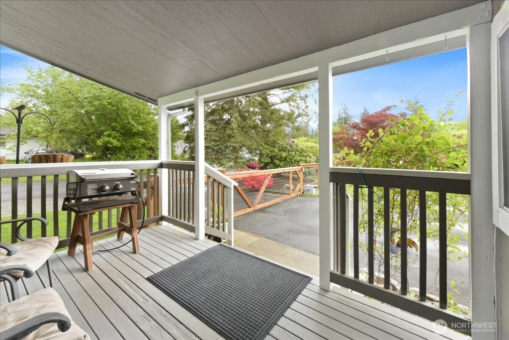 Photo of 716 Verlinde Drive, Gold Bar, WA 98251 (MLS # 2376405)