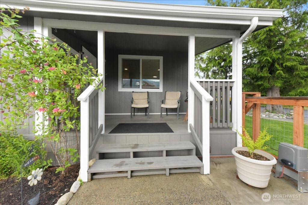 Photo of 716 Verlinde Drive, Gold Bar, WA 98251 (MLS # 2376405)