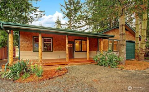 Photo of 12101 10th Drive SE, Everett, WA 98208 (MLS # 2436318)