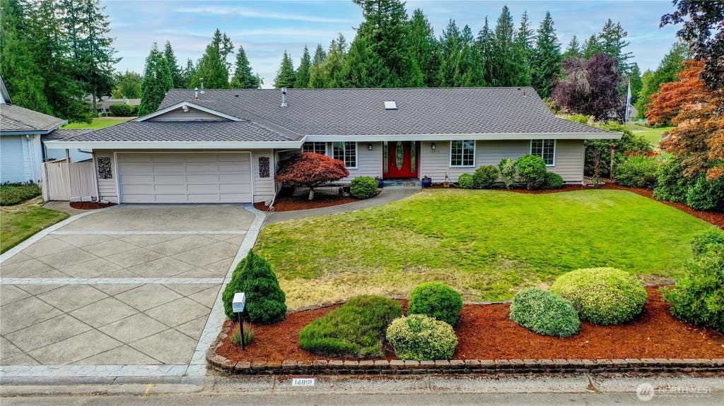 Photo of 14812 SE 170th Street, Renton, WA 98058 (MLS # 2554273)