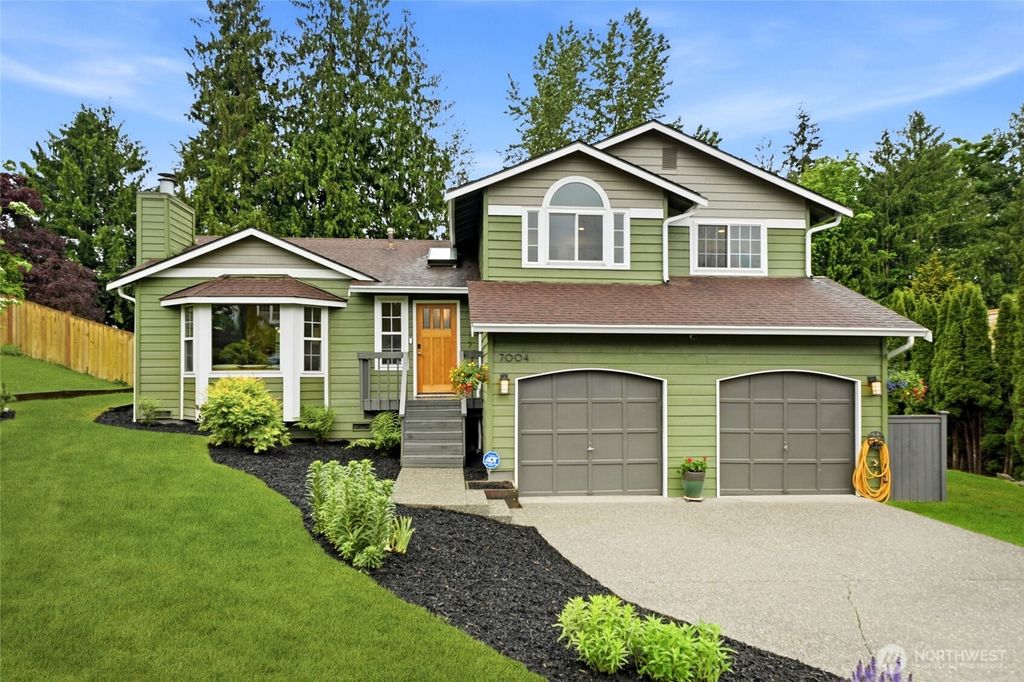 Photo of 7004 67th Place NE, Marysville, WA 98270 (MLS # 2522999)