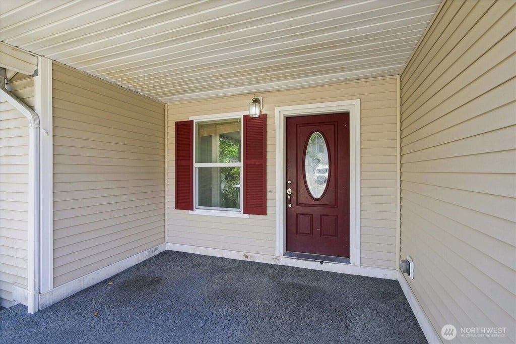 Photo of 33511 38th Ave S AVE, Federal Way, WA 98001 (MLS # 2574021)