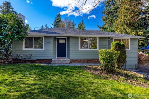 Photo of 14517 Meridian Avenue N, Shoreline, WA 98133 (MLS # 2481984)
