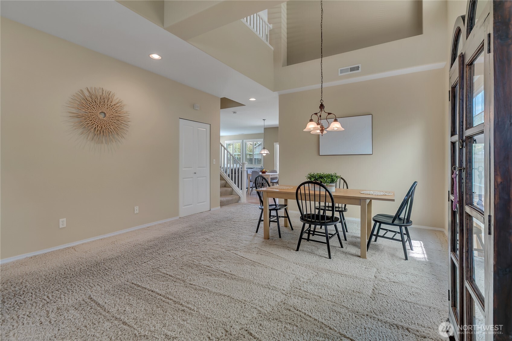 6633 Elizabeth Loop SE