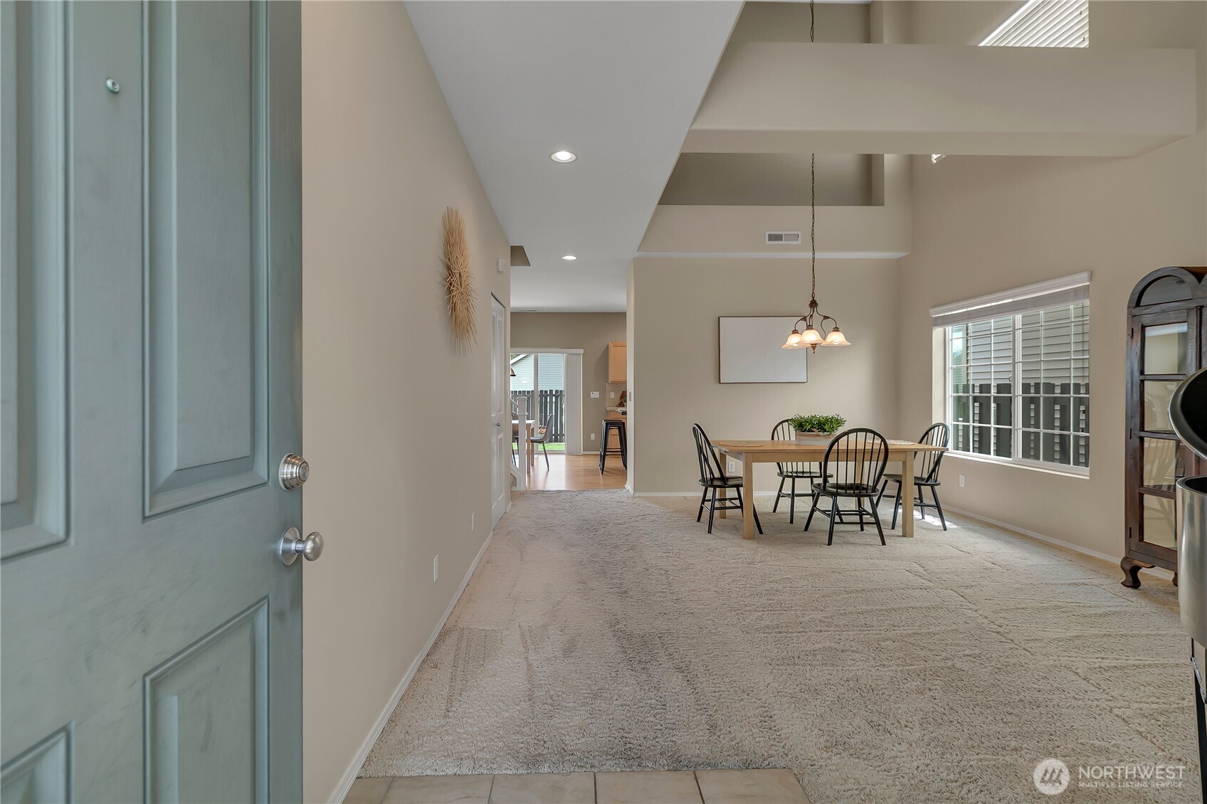 6633 Elizabeth Loop SE