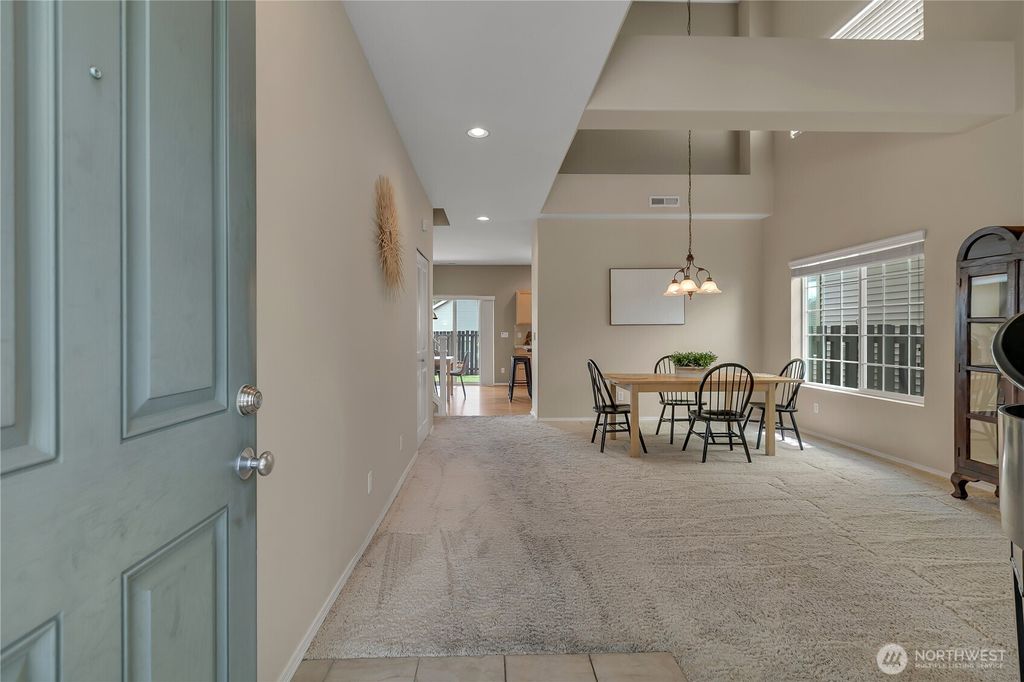 Photo of 6633 Elizabeth Loop SE, Auburn, WA 98092 (MLS # 2423262)