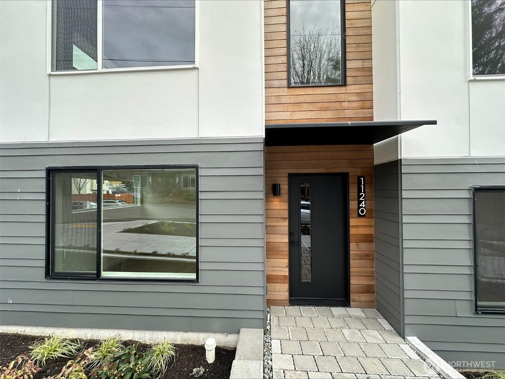 Photo of 11240 Corliss Avenue N, Seattle, WA 98133 (MLS # 2349132)