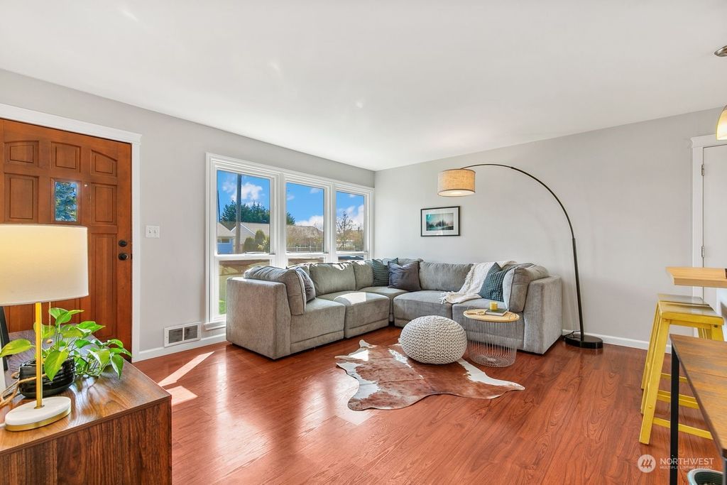 Photo of 9311 31st Avenue SW, Seattle, WA 98126 (MLS # 2212387)