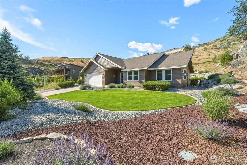 Photo of 345 Orchard View Drive, Chelan, WA 98816 (MLS # 2531055)