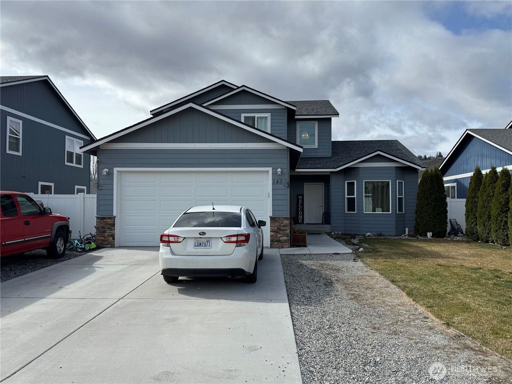 Photo of 1450 Denny Place, Rock Island, WA 98850 (MLS # 2484631)