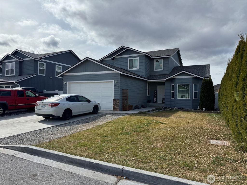 Photo of 1450 Denny Place, Rock Island, WA 98850 (MLS # 2484631)