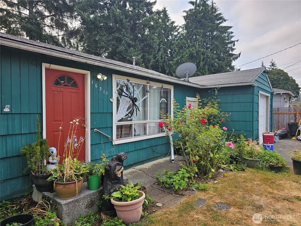 Photo of 16312 119th Avenue SE, Renton, WA 98058 (MLS # 2417468)