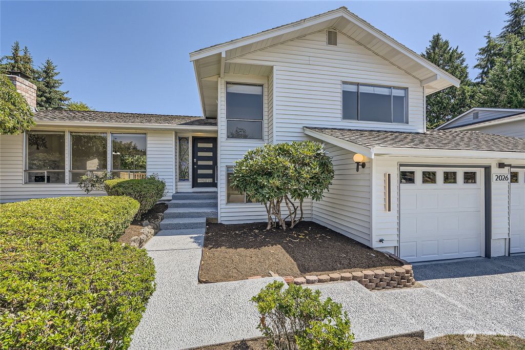Photo of 2026 Anacortes Ave Ave NE, Renton, WA 98059 (MLS # 2275250)