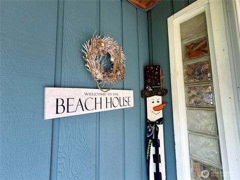 209 S Oar Loop SW Ocean Shores WA 98569