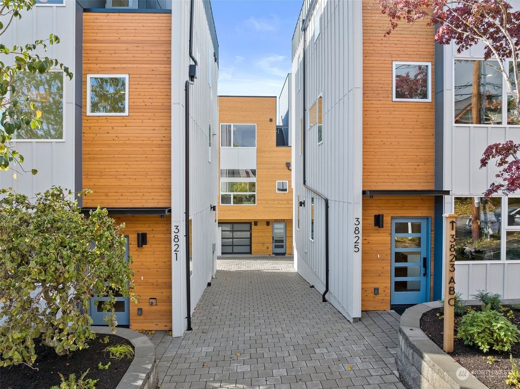 Photo of 3825 Ashworth Avenue N, Seattle, WA 98103 (MLS # 2292266)