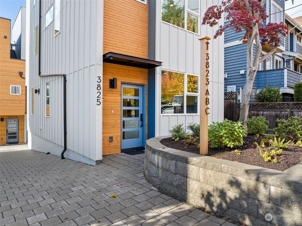 Photo of 3825 Ashworth Avenue N, Seattle, WA 98103 (MLS # 2292266)