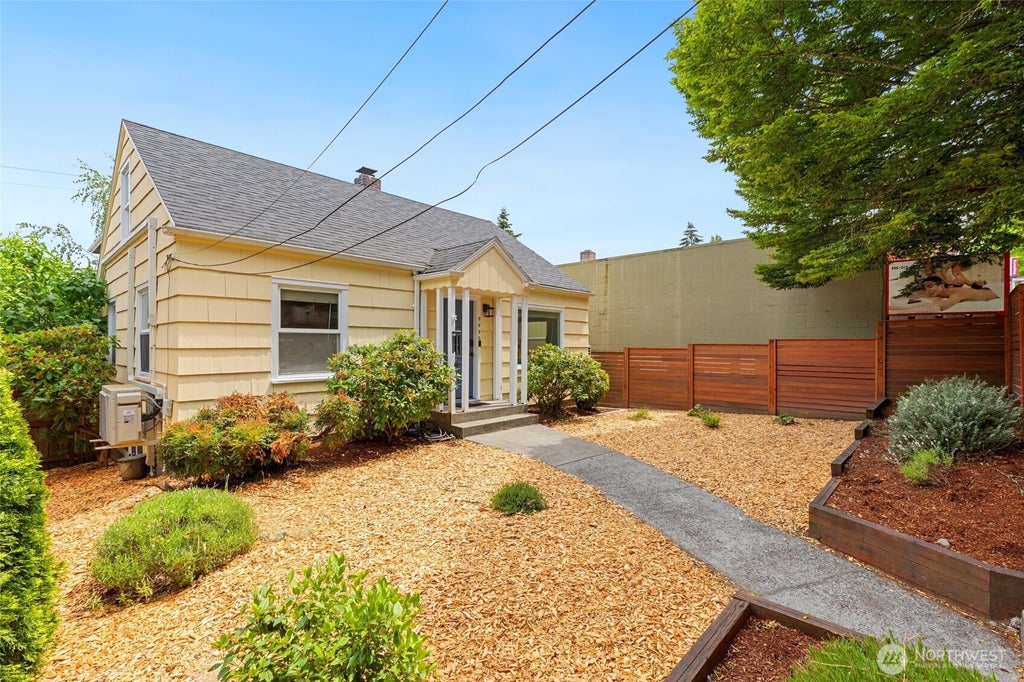 Photo of 9440 35th Avenue SW, Seattle, WA 98126 (MLS # 2543232)