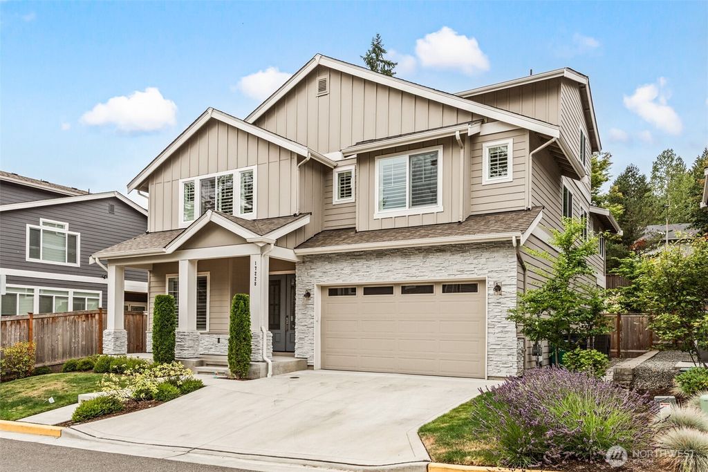 Photo of 17228 NE 113th Court, Redmond, WA 98052 (MLS # 2418087)