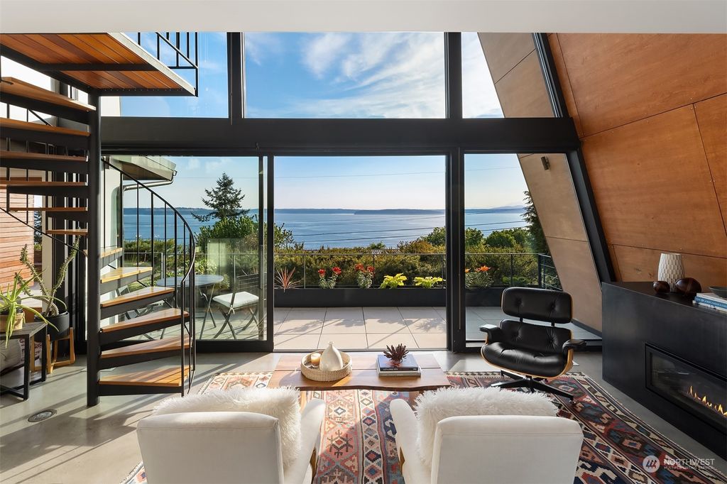 Photo of 4576 53rd Avenue SW, Seattle, WA 98116 (MLS # 2068826)